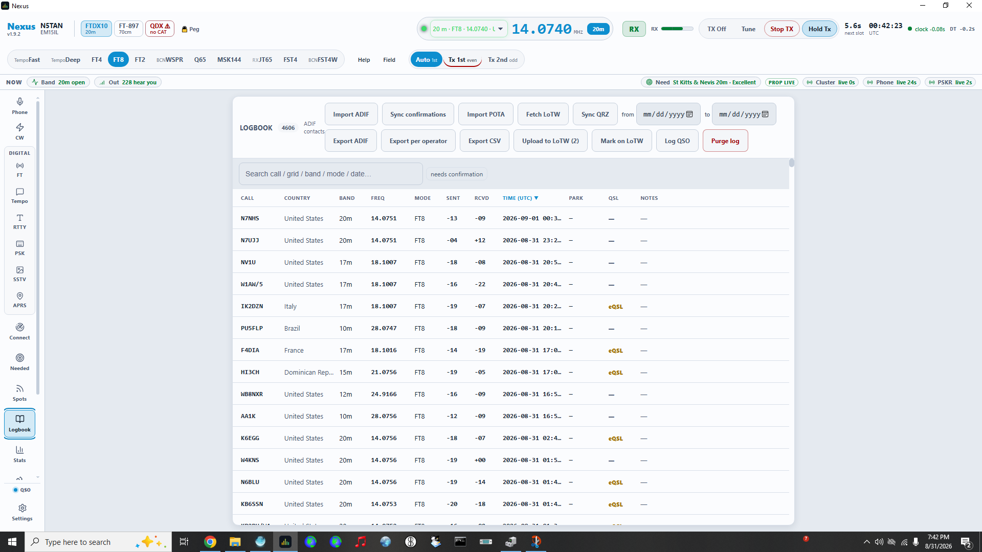 Nexus logbook showing FT8 contacts and QRZ and LoTW synchronization controls